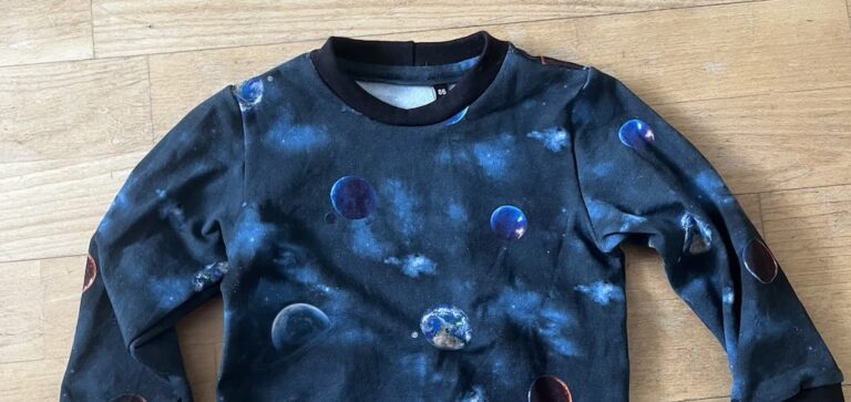 Babypullover Weltall