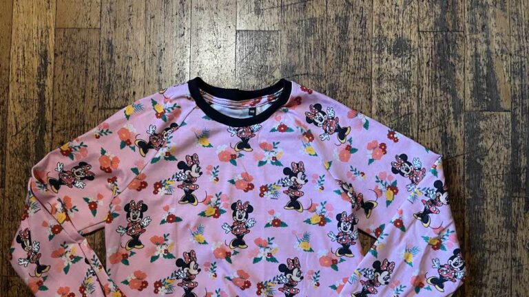Kinderpullover mit Minnie Maus