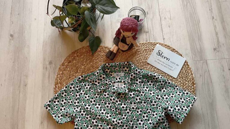 Sommerliches Fußballhemd