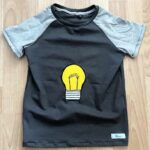 T-Shirt mit Glühbirne