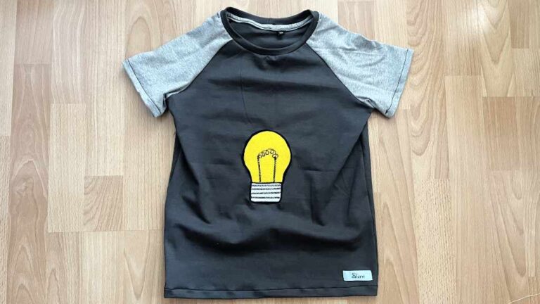 T-Shirt mit Glühbirne